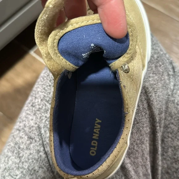 Toddler boys size 8 Old Navy Velcro slip on shoes - Picture 6 of 6